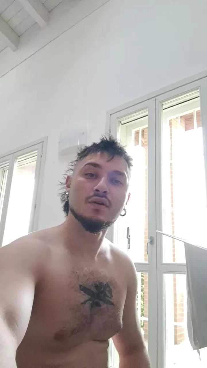 DelonteDBueno on Cam4