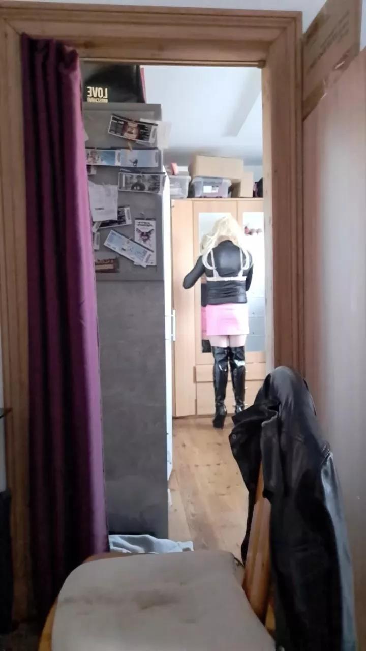 devbiwhore1984