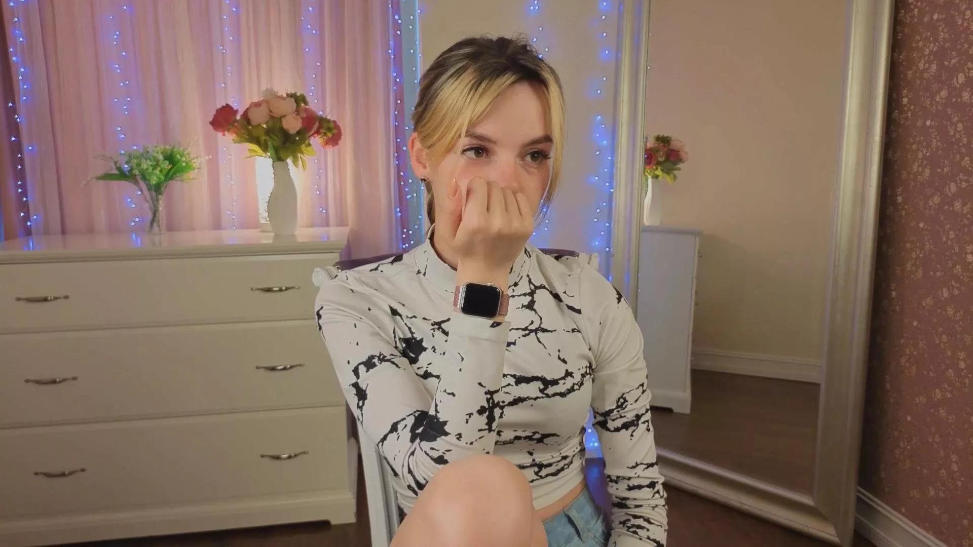 FalineGracey from Cam4 is Freechat