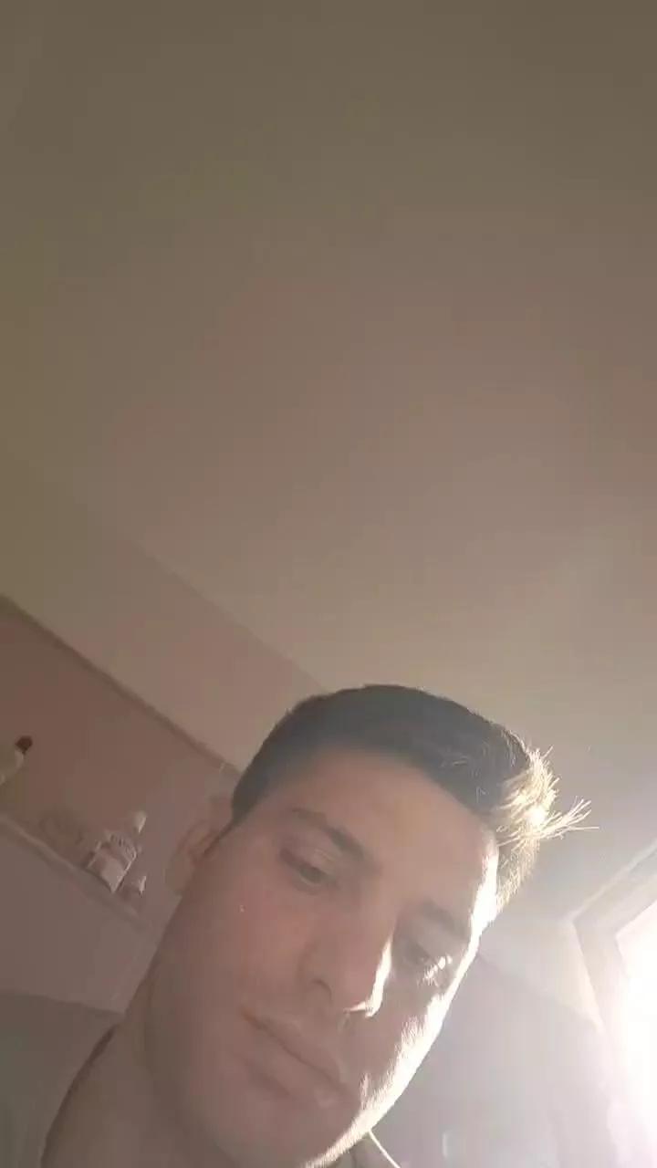 italian_bull1 on Cam4 