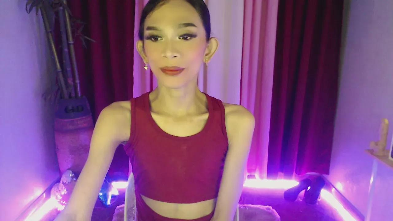 ItsmeMonica69 on Cam4 