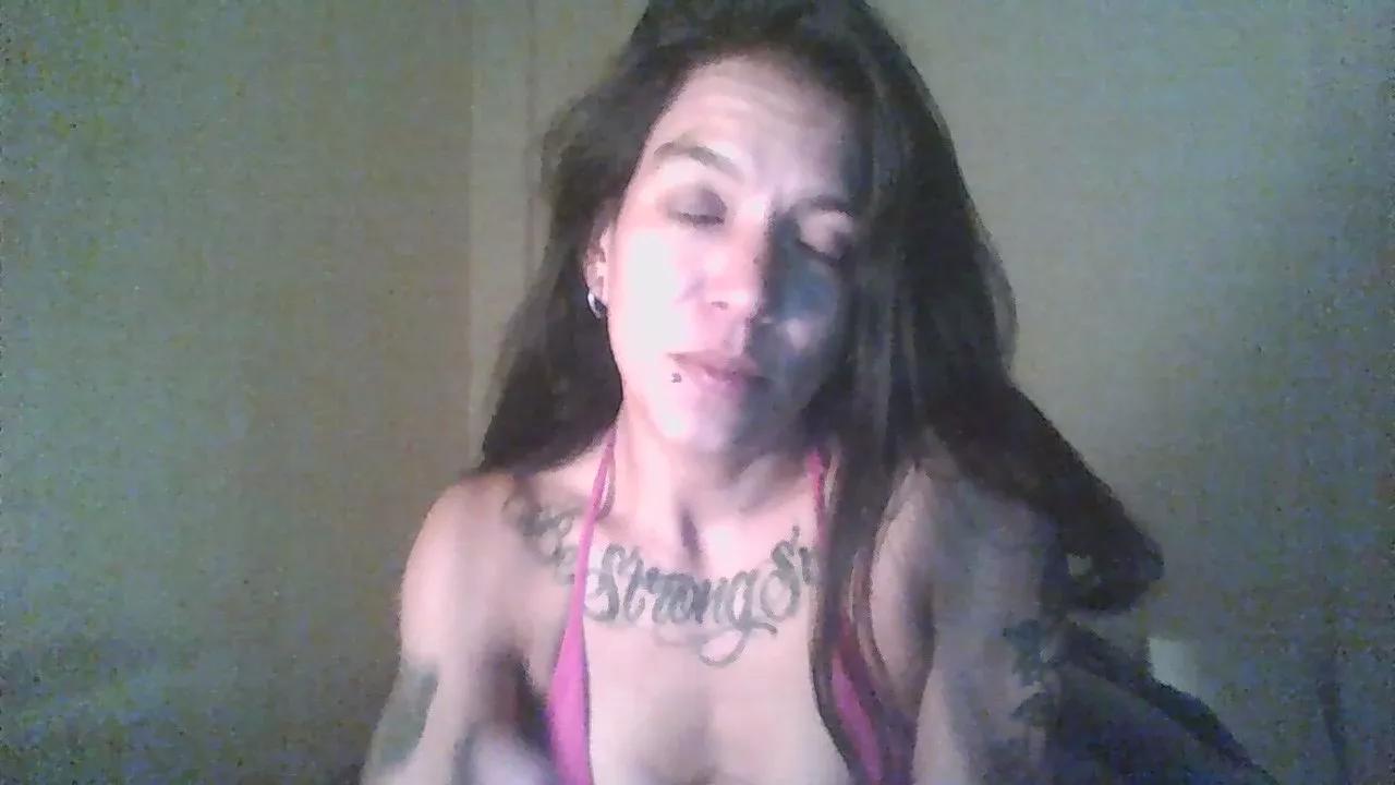 ladystonerfit from Cam4 is Freechat