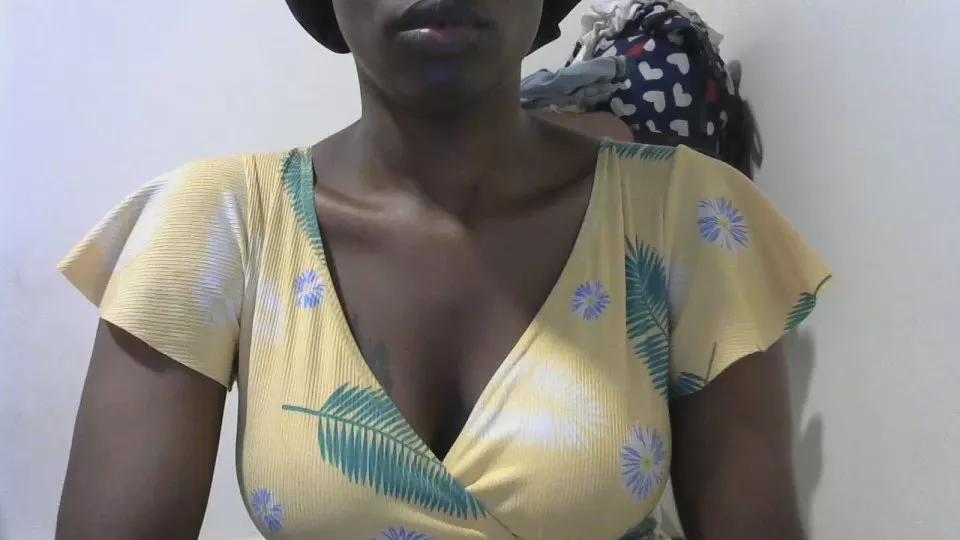 Lisah23 from Cam4 is Freechat