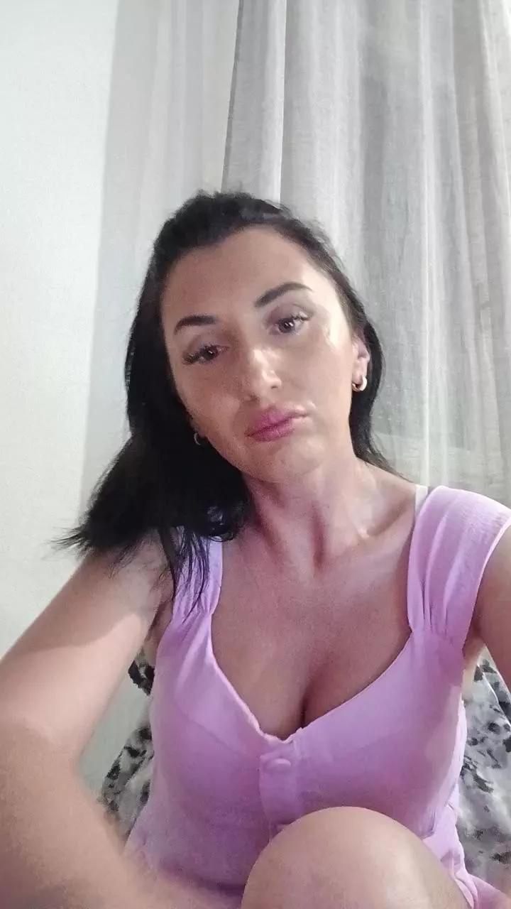 Lola05love from Cam4 is Freechat