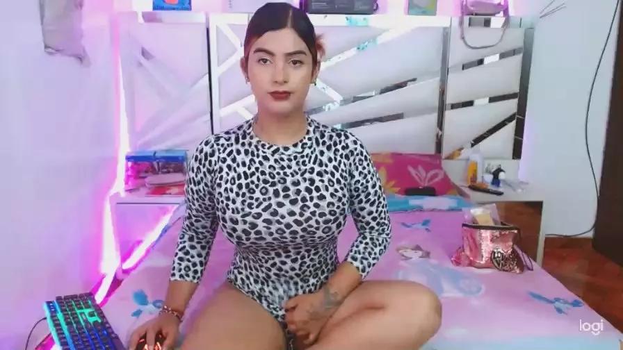 cam to cam wildness with Girls cam models. Watch the newest choice of nutty streams from our matured passionate cam models