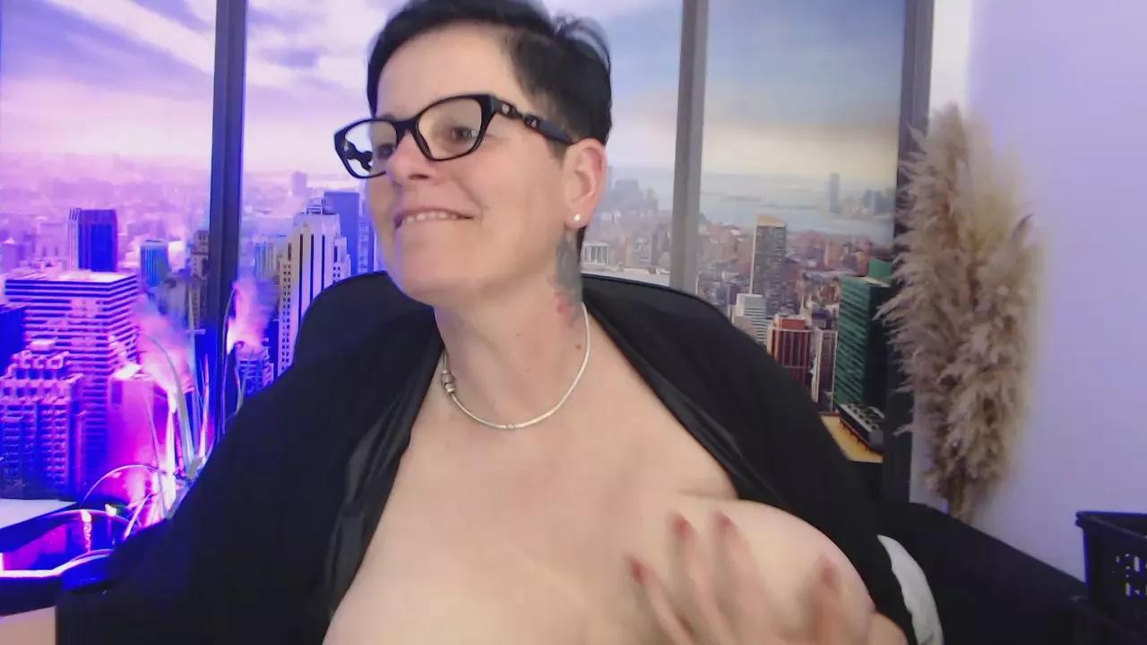 cam to cam wildness with Girls cam models. Watch the newest choice of nutty streams from our matured passionate cam models