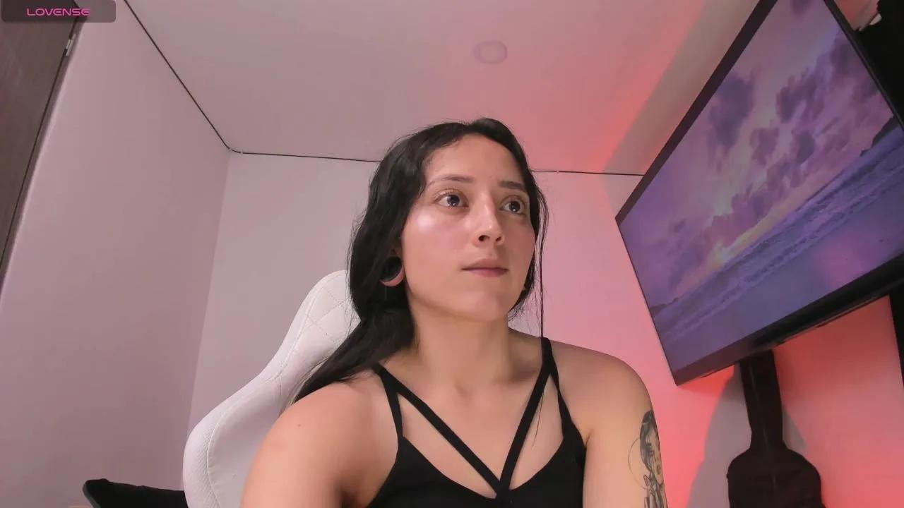 Queen_Lia from Cam4 is Freechat