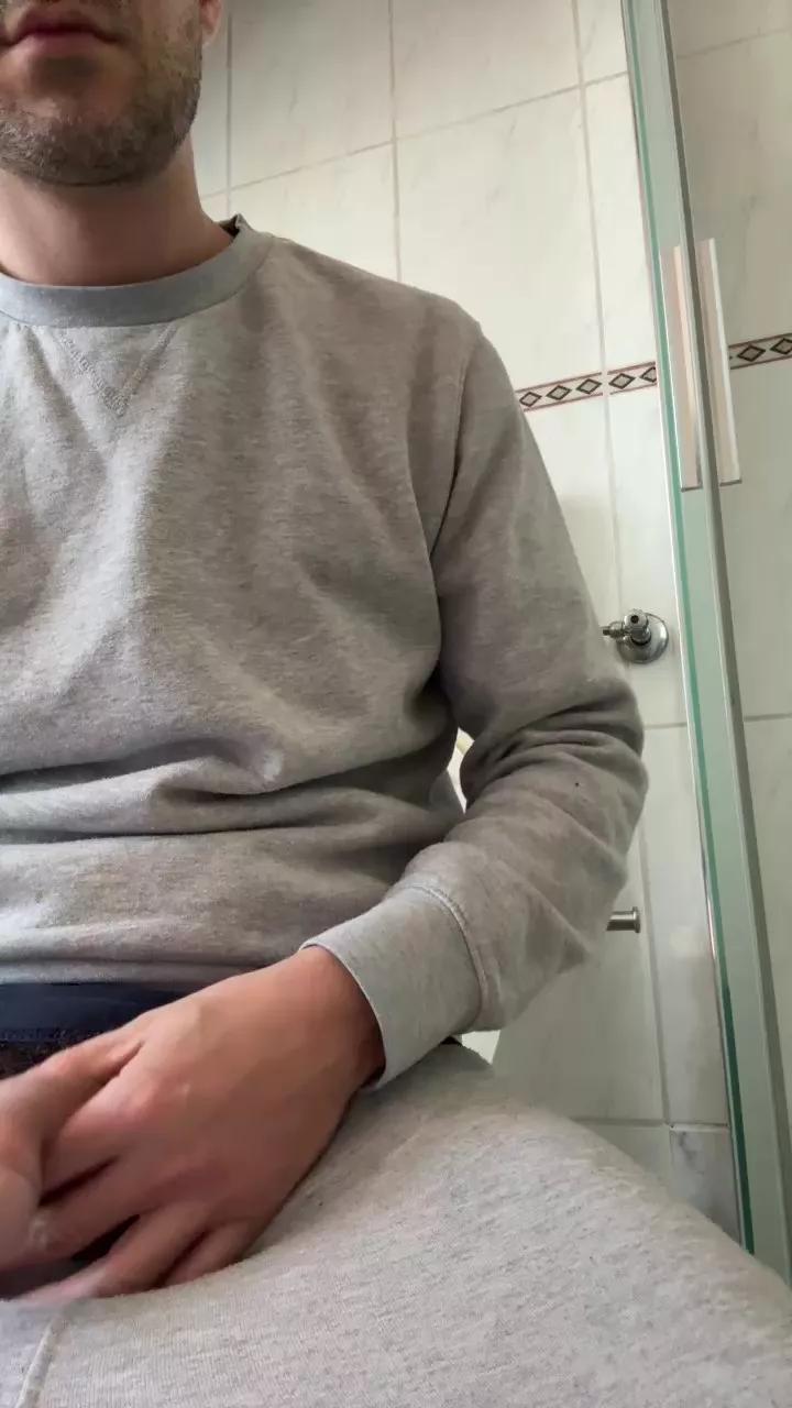 ragazzoxxl on Cam4