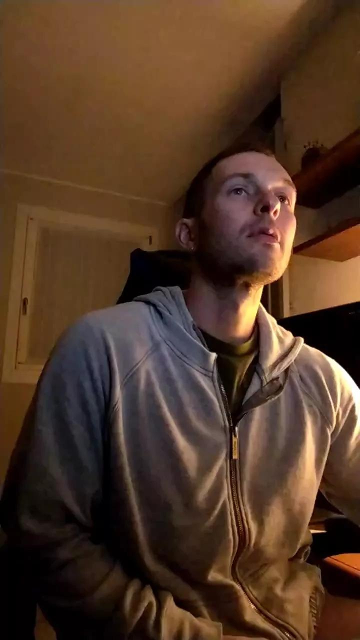riccardoyeah on Cam4 