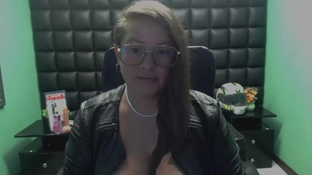 cam to cam wildness with Girls cam models. Watch the newest choice of nutty streams from our matured passionate cam models