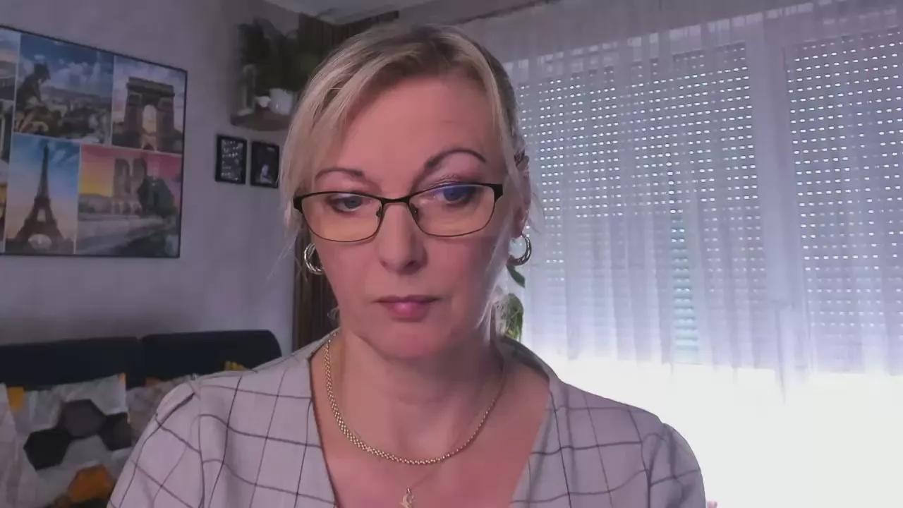 cam to cam wildness with Girls cam models. Watch the newest choice of nutty streams from our matured passionate cam models