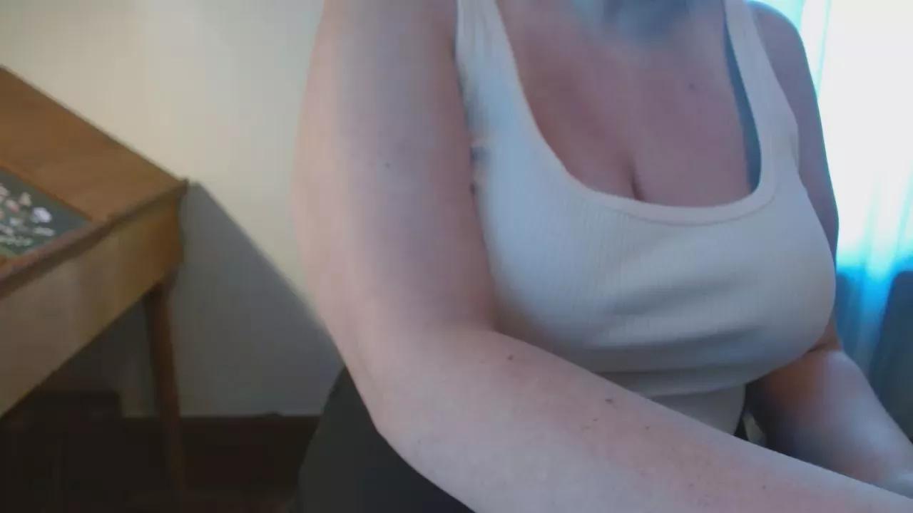 cam to cam wildness with Girls cam models. Watch the newest choice of nutty streams from our matured passionate cam models