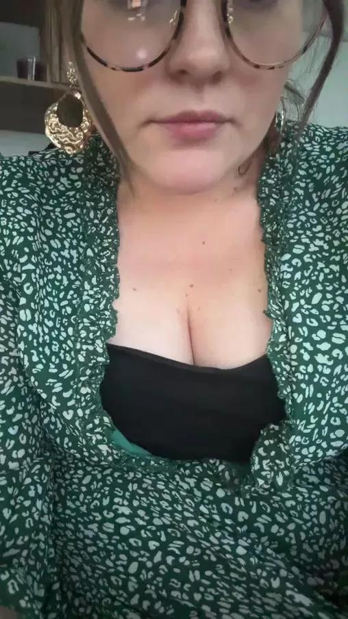 cam to cam wildness with Girls cam models. Watch the newest choice of nutty streams from our matured passionate cam models
