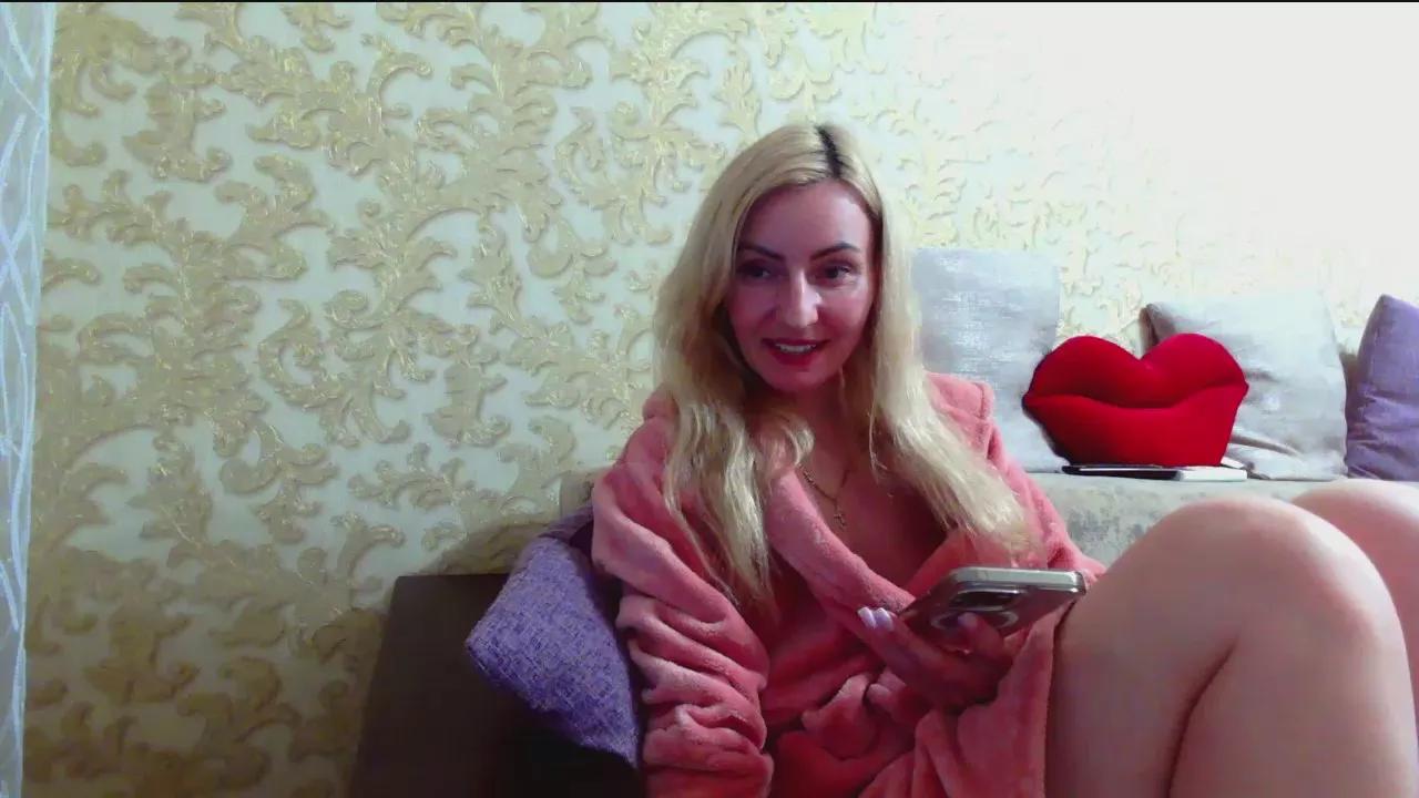 cam to cam wildness with Girls cam models. Watch the newest choice of nutty streams from our matured passionate cam models