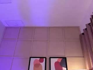 bombshellll on CamSoda 