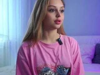 dollychatfield on CamSoda 