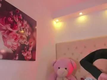 abby_roux — GOAL: lick boobs [64 tokens remaining]  #cute #squirt #bigboobs #anal #latina