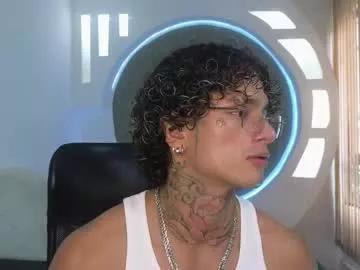 alanrodgers2_0 on Chaturbate 