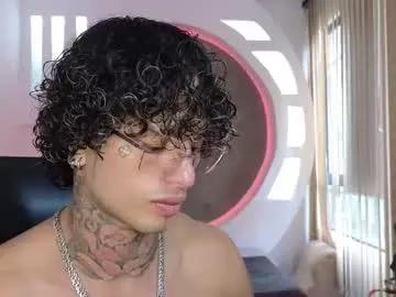 alanrodgers2_0 on Chaturbate 