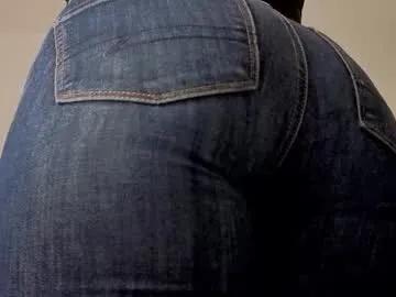 almma_ on Chaturbate 