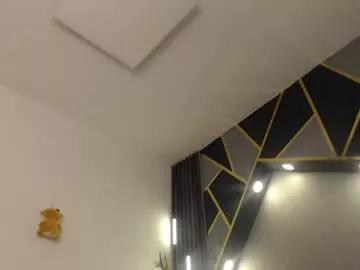 almma_ on Chaturbate 