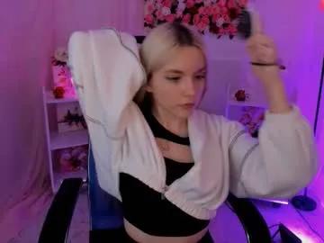 Freechat aurorawrenfield on Chaturbate