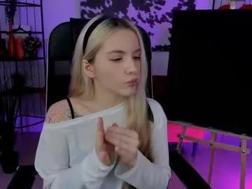 Freechat aurorawrenfield on Chaturbate