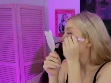 Freechat aurorawrenfield on Chaturbate