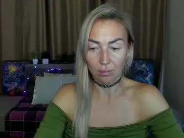 Freechat ay_kiss_jully on Chaturbate