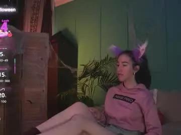 belle_via — flash tits #british #cum #c2c #halloween   #feet [44 tokens remaining]