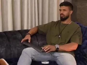 dann_saenz — Squats naked [189 tokens left] #lovense #cum #master #feet #cut