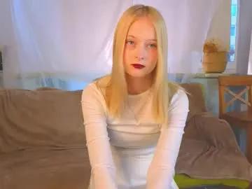 Freechat darceyheyd on Chaturbate