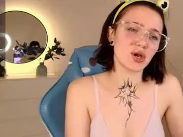 elastikiss — make a wave with your body  #tease #german  #nonude #milf  #femdom [29 tokens remaining]