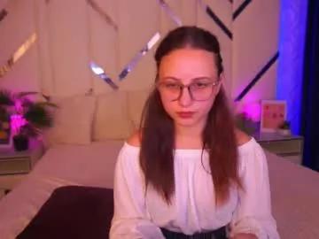elleebloom — hello..for good weekend #new #18 #curvy #Ukraine #shy [587 tokens remaining]