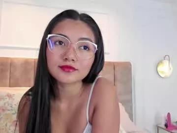 Freechat emi_latingirl on Chaturbate
