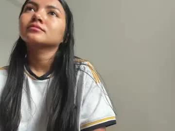 Freechat emi_latingirl on Chaturbate