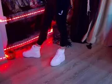Chaturbate feetvibe  is Freechat  feetvibe — The foot fetish room  #footfetish #skinny #boots #smoke #pedicure #highheels