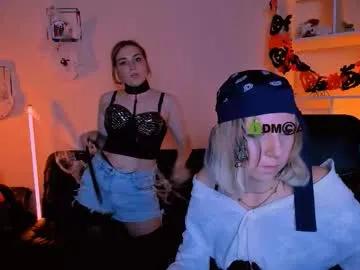 Chaturbate gloria_bubble  is Freechat  gloria_bubble — Heeyyy! :) #nonude #lesbian #blonde #pvt #feet