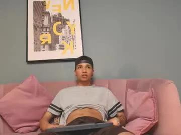 Freechat johnnystoorm on Chaturbate