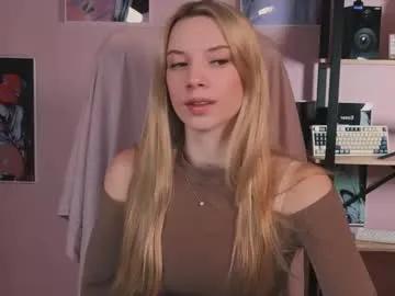 katt_yy —  off top #teen #natural #blonde #18 #new [50 tokens remaining]