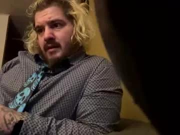 kinkybiguy14 on Chaturbate 
