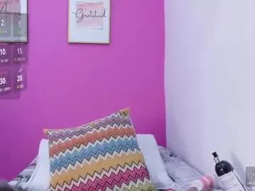 Freechat kinkyhousewifee_ on Chaturbate