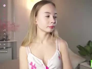 Freechat lynngroves on Chaturbate
