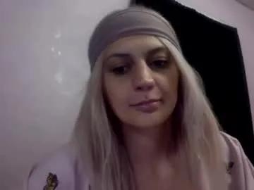 Freechat madelinevalentine on Chaturbate