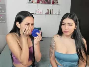 Freechat marianaandvalen on Chaturbate