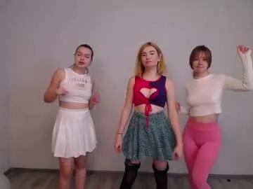 melissa_meow246 — GOAL: contine undress Nika [0 tokens remaining] New girls! #new #teen #shy #18 #redhead