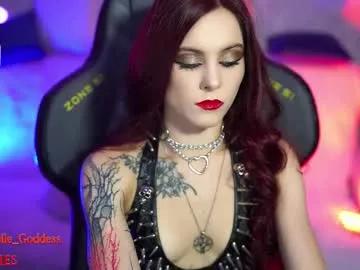 nelle_ on Chaturbate 