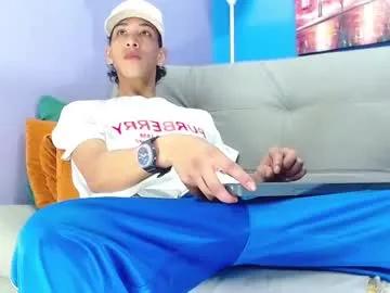 Freechat robert_kingg on Chaturbate