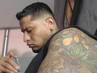 apolo_strongman