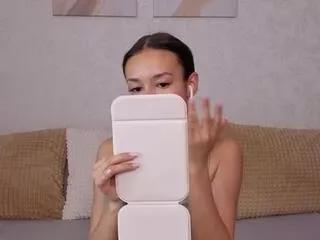chloe_teles